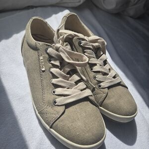 Taos Footwear Oat Sneakers